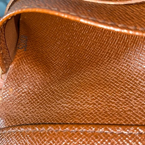 Authentic Louis Vuitton Monogram Elise Wallet - Picture 10 of 16